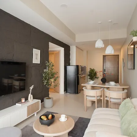 Instaworthy 2Br Central Prime Spot Wcity Views